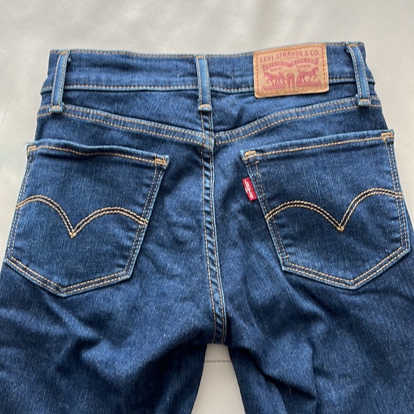 Levi's Women's 710 Super Skinny Jeans (Waterless), size 23 - Picture 5 of 5